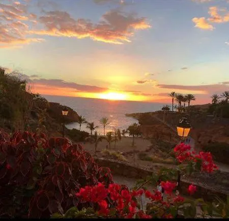Blue Bay Paradise - Front With Sea View