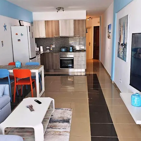 Blue Bay Paradise - Front With Sea View Апартаменты *