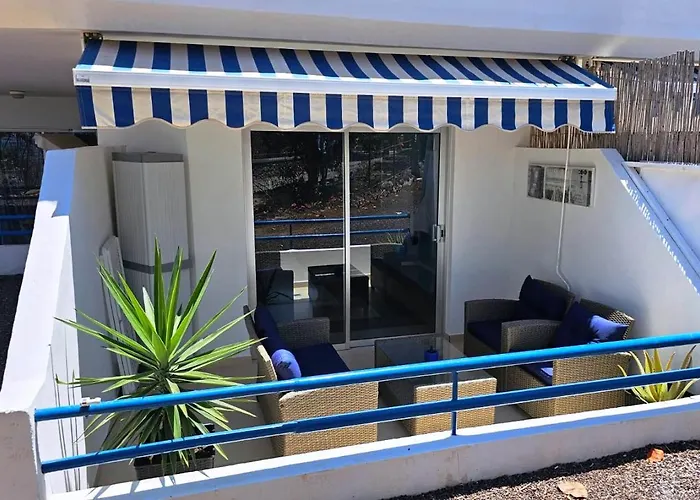 Blue Bay Paradise - Front With Sea View